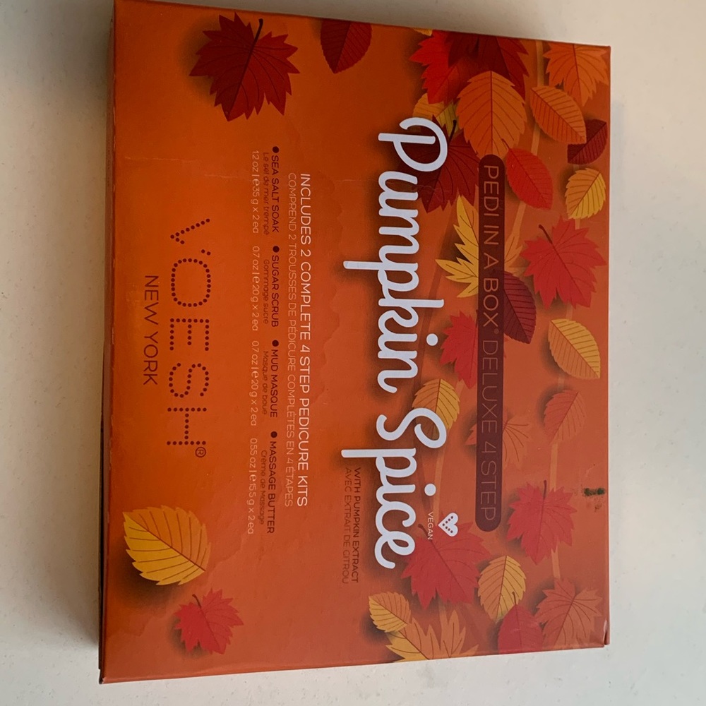 Voesh pedi in a box deluxe 4 step pumpkin spice